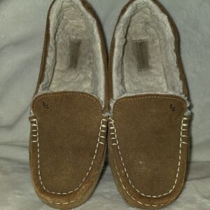 Ugg's Koolaburra Lezley Tan Moccasins with Cream Lining Size W8
